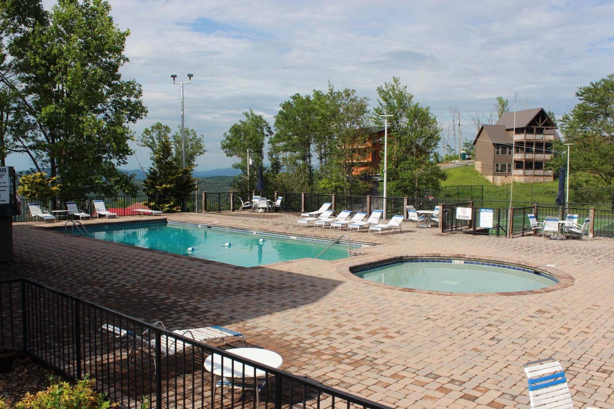Heavenly View - Bear Themed Cabin, Hottub, Dog-Friendly, Near Гатлинбург Экстерьер фото