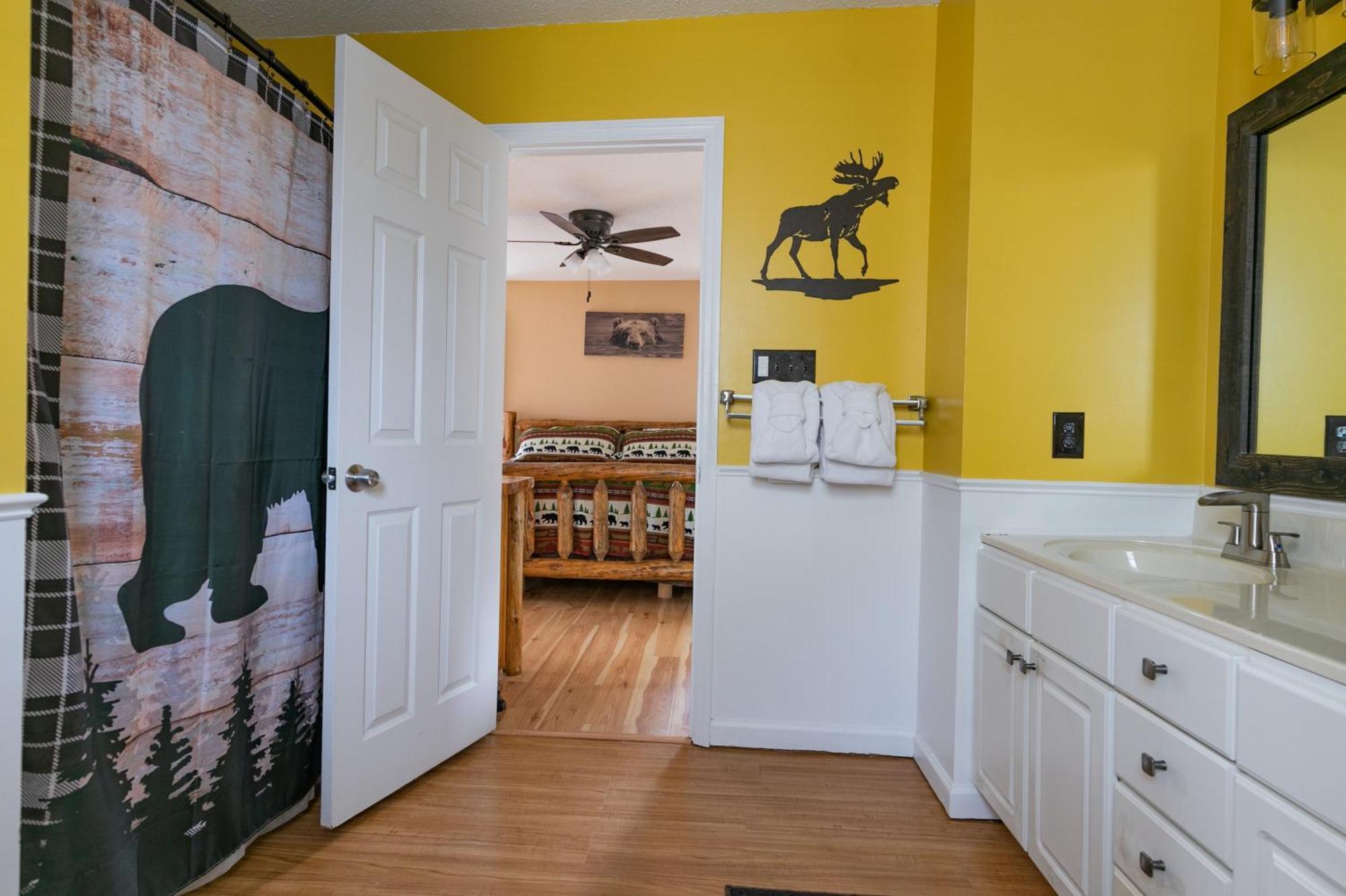 Heavenly View - Bear Themed Cabin, Hottub, Dog-Friendly, Near Гатлинбург Экстерьер фото