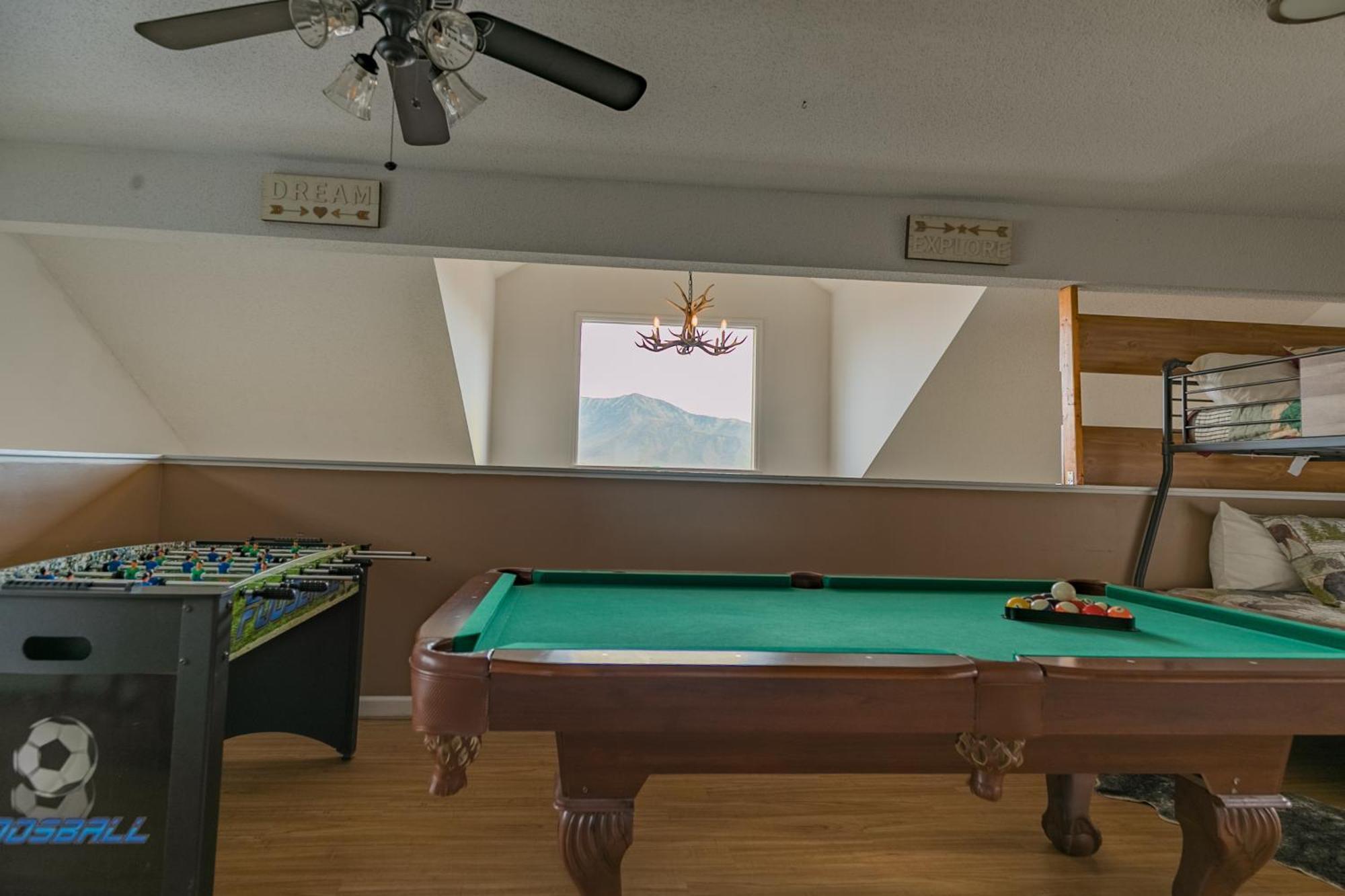 Heavenly View - Bear Themed Cabin, Hottub, Dog-Friendly, Near Гатлинбург Экстерьер фото