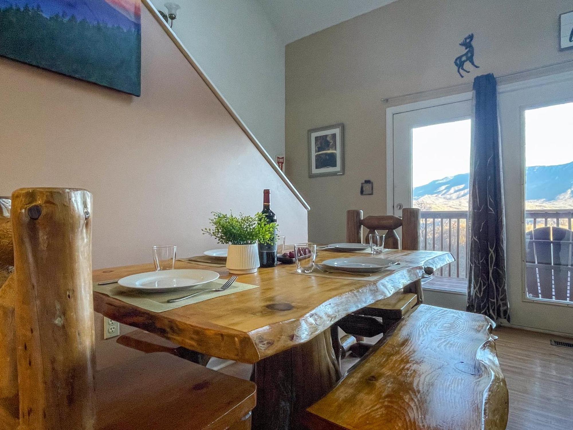 Heavenly View - Bear Themed Cabin, Hottub, Dog-Friendly, Near Гатлинбург Экстерьер фото